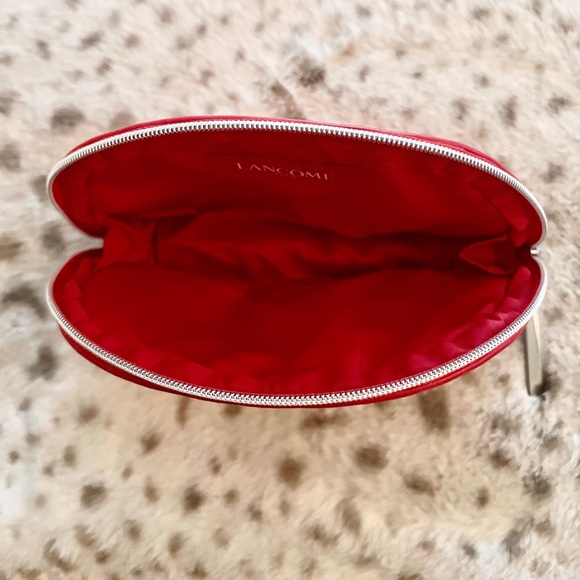 đź’‹NWOT LancĂ´me Red Makeup Bag with Lipsđź’‹ - Picture 4 of 9